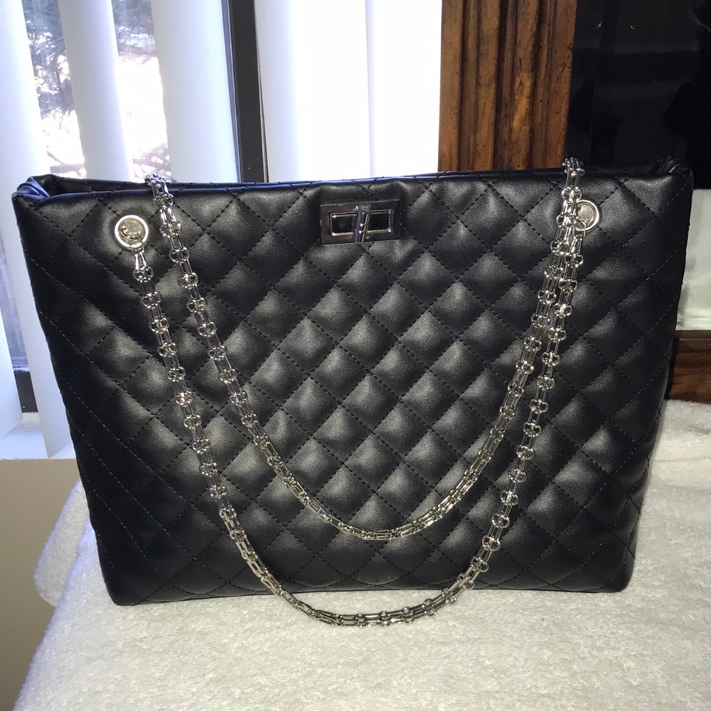 Black shoulder bag